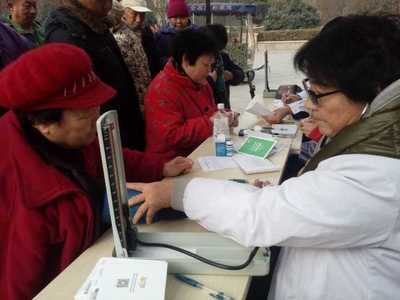 愛心義診進社區，健康服務暖人心——牌樓街道雅園社區開展便民健康咨詢活動